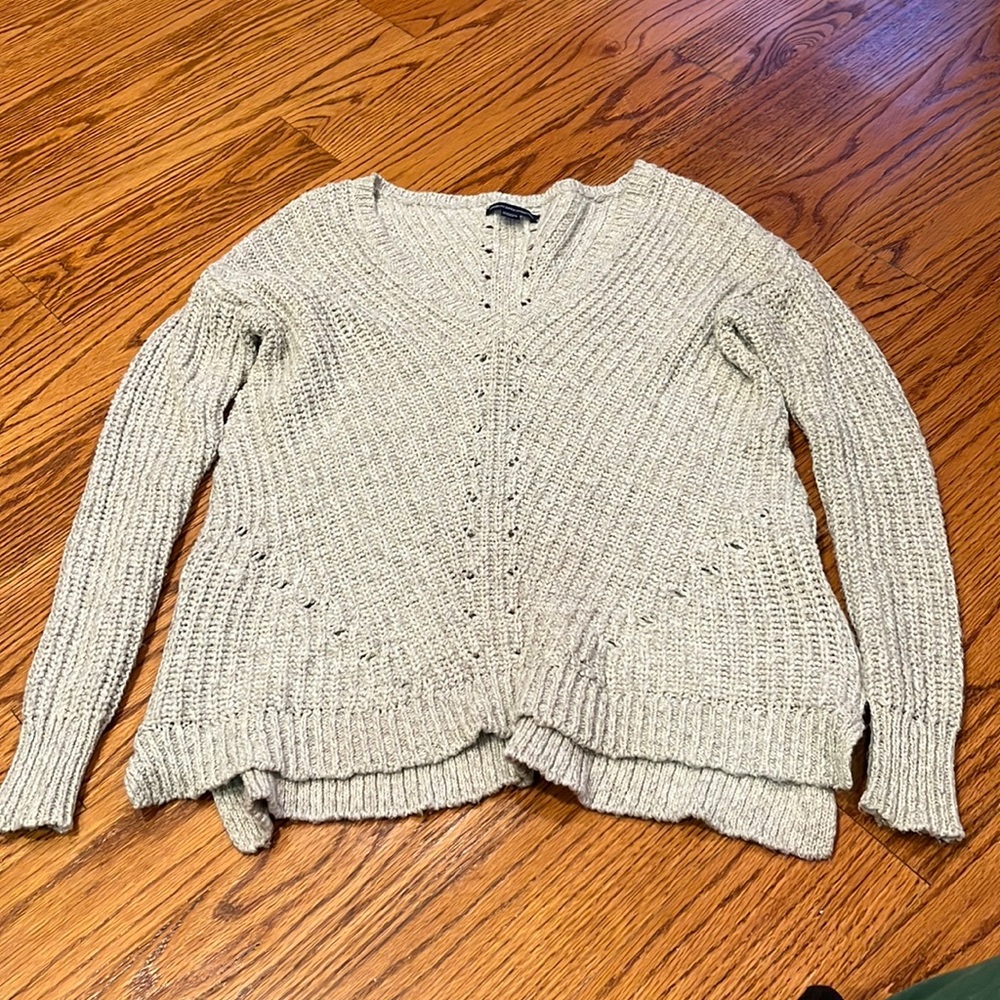 American Eagle Woman’s Tan V-Neck Sweater Size XS